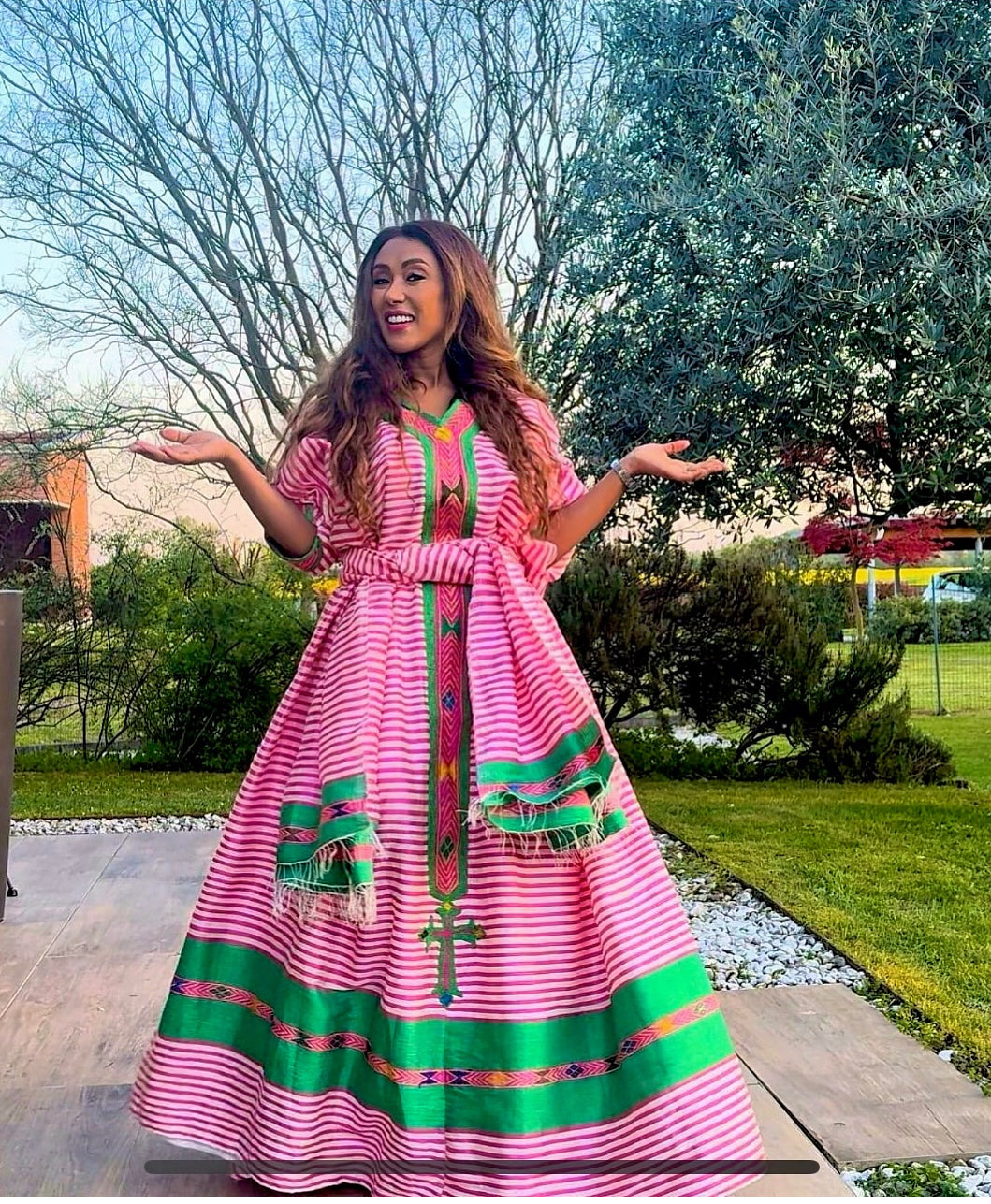 Queen Traditional Dress - pink
