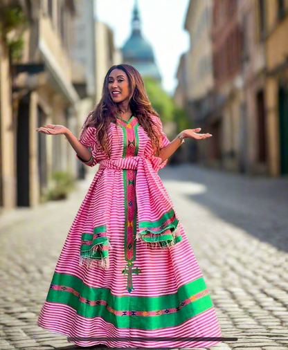 Queen Traditional Dress - pink